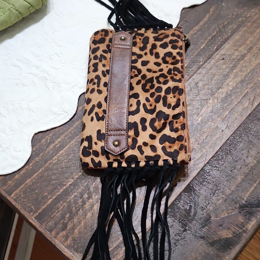 Justin Boots Red & Black Fringe Wristlet Clutch - Picture 4 of 6